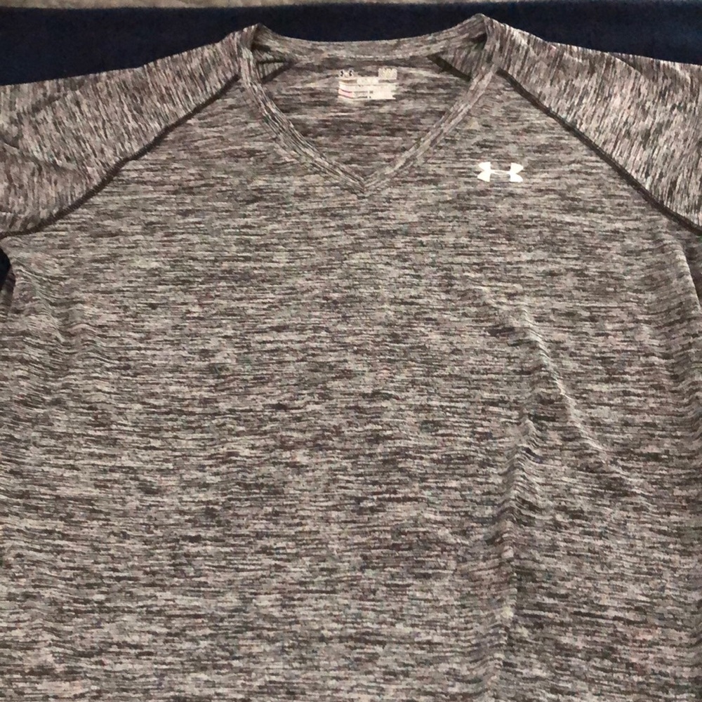 Under Armour heat gear workout shirt